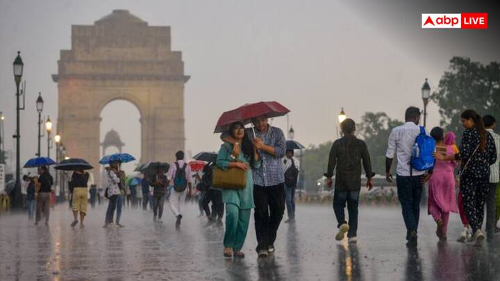 At the same time, in the country's capital Delhi, the effect of rain of Sawan month is being seen. For the last few days, the temperature has been recorded due to continuous rains in the capital. This has brought relief from the heat and humidity that flutters people.