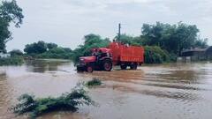 Banaskantha Rain: ધોધમાર વરસાદથી ડીસાના બાઈવાડા ગામમાં રસ્તાઓ બેટમાં ફેરવાયા, જુઓ તસવીરો
