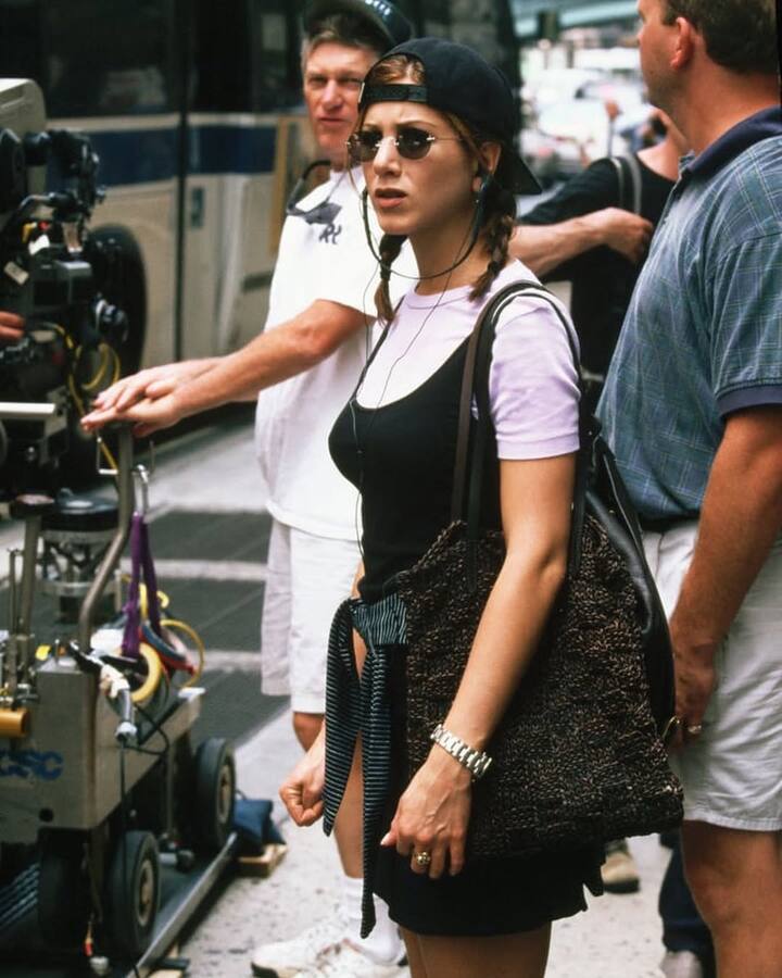 जेनिफर एनिस्टन का नाम जेनिफर लिन अनास्तासाकिस था. उनका ग्रीक सरनेम थोड़ा मुश्किल था, इसलिए उनके पिता ने नाम छोटा कर के एनिस्टन कर दिया जो बाद में उनकी पहचान बन गई.