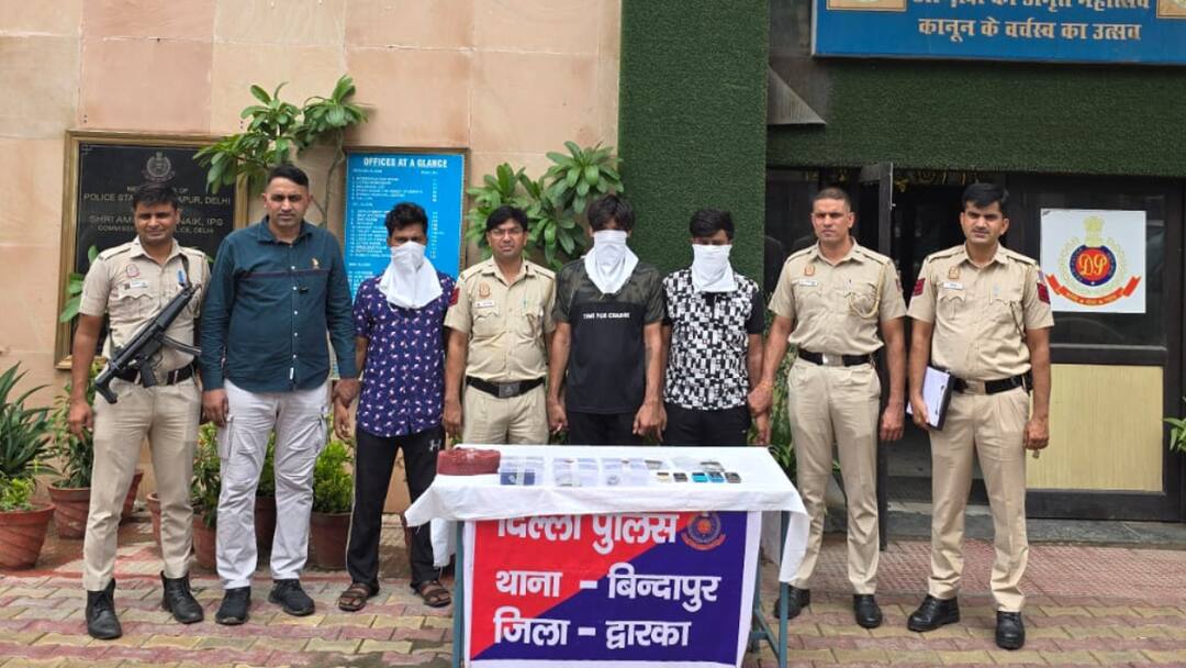 डॉलर एक्सचेंज के नाम पर ठगी गिरोह का भंडाफोड़, बांग्लादेशी मास्टरमाइंड समेत 3 गिरफ्तार Delhi fraud in name of dollar exchange busted three including Bangladeshi arrested ANN डॉलर एक्सचेंज के नाम पर ठगी गिरोह का भंडाफोड़, बांग्लादेशी मास्टरमाइंड समेत 3 गिरफ्तार