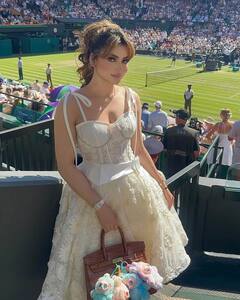 फिल्मी सितारों से सजा Wimbledon, बॉयफ्रेंड शिखर पहाड़िया का हाथ थामे दिखीं जाह्नवी कपूर, बेबी डॉल बनकर पहुंचीं उर्वशी रौतेला