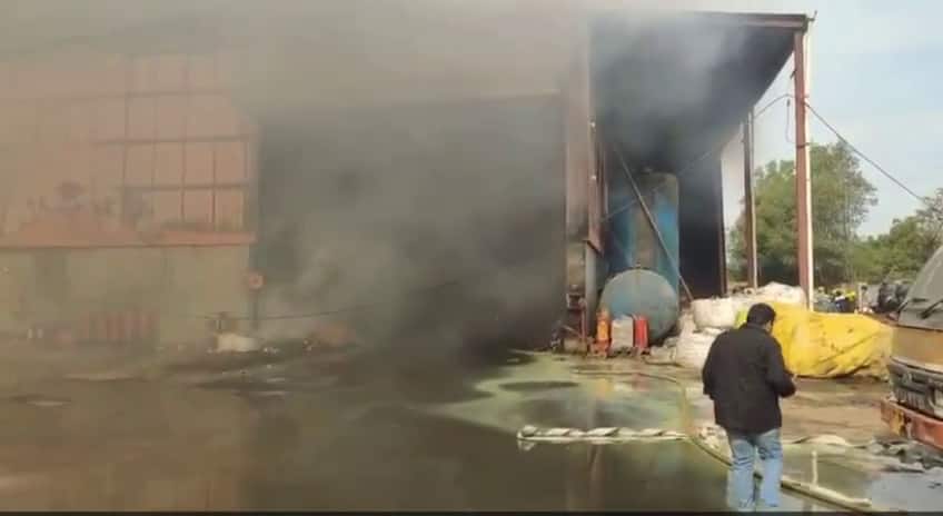 Fire Accident: పాశమైలారంలో మరో భారీ అగ్నిప్రమాదం, మంటలార్పుతున్న ఫైరింజన్లు