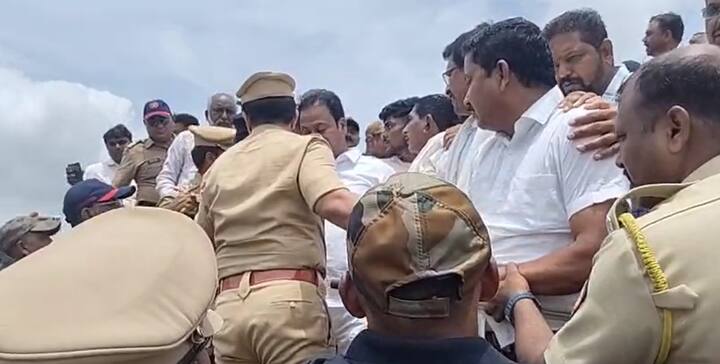 आम्ही जमिनी द्यायला तयार आहोत. मात्र, त्यासाठी आम्हाला पुरेसा मोबदला मिळायला हवा. मात्र, तो सरकारच्या वतीने मिळत नसल्याने शेतकऱ्यांसह मला आंदोलन करण्याची वेळ आली, असे देखील चंद्रकांत पाटील यांनी म्हटले.