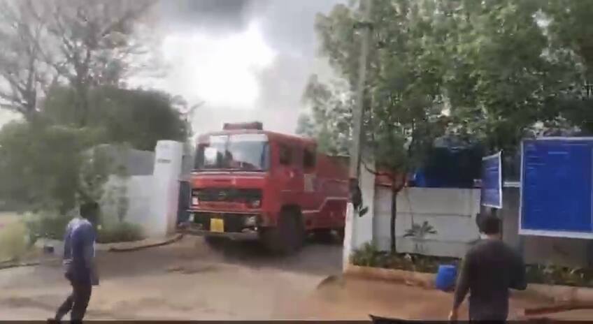 Fire Accident: పాశమైలారంలో మరో భారీ అగ్నిప్రమాదం, మంటలార్పుతున్న ఫైరింజన్లు