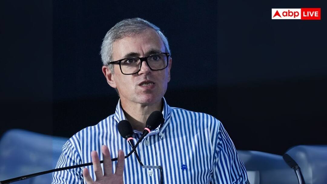 Srinagar: 13 जुलाई शहीद दिवस पर पाबंदी! फारूक अब्दुल्ला को नहीं मिली इजाजत, महबूबा मुफ्ती ने दी प्रतिक्रिया National Conference denied permission to observe Martyrs Day on July 13 by district administration Srinagar: 13 जुलाई शहीद दिवस पर पाबंदी! फारूक अब्दुल्ला को नहीं मिली इजाजत, महबूबा मुफ्ती ने दी प्रतिक्रिया