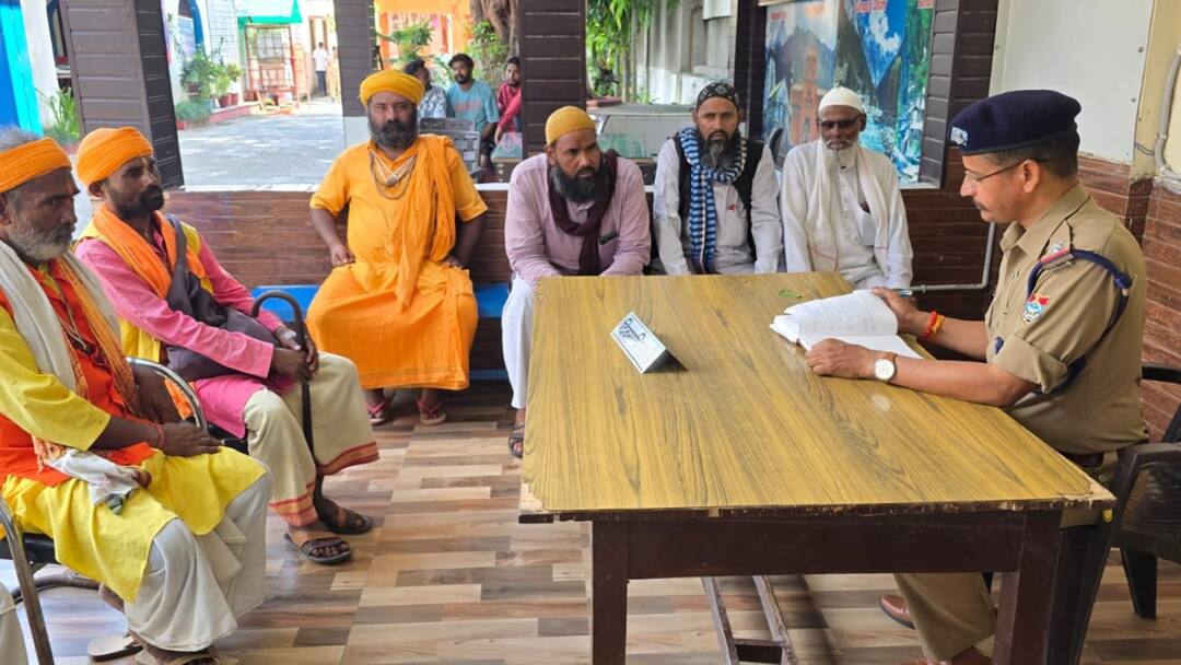 Uttarakhand 66 Peer and Fakir Custody under Operation Kalanemi in Udham Singh Nagar ann उत्तराखंड में ऑपरेशन कालनेमी के तहत ढोंगी बाबाओं पर एक्शन जारी, हिरासत में लिए 66 पीर-फकीर