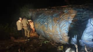 Road Accident: అన్నమయ్య జిల్లాలో ఘోర రోడ్డుప్రమాదం - లారీ బోల్తా పడి 9 మంది మృతి! మంత్రి దిగ్భ్రాంతి