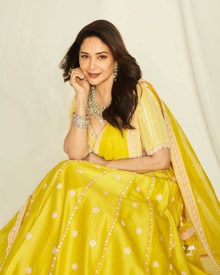 जब एक्ट्रेस से उनके कुकिंग स्किल्स को लेकर सवाल किया गया तो उन्होंने बड़ा मजेदार जवाब दिया. अदाकारा ने बताया कि वो इंडिया से फिजिकल कुकबुक लेकर गई थीं और इसी से देख कर वो नाश्ता बनाती.