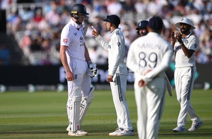 साहजिक जास्त षटकं होऊ नये म्हणून इंग्लंडचा संघ रडीचा डाव खेळणार याची अपेक्षा होती. पण यामुळे मैदानावर मोठा वाद झाला. (Image Credit- ICC)