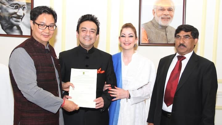 इसके अलावा अगर किसी के पास नेचुरलाइजेशन सर्टिफिकेट है. तो उन लोगों को भी अपनी नागरिकता साबित नहीं करनी होगी. जिन लोगों ने भारतीय नागरिकता अधिनियम 1955 की धारा 5 या 6 के तहत भारत की नागरिकता प्राप्त की हो. उन्हें यह जारी किया जाता है.