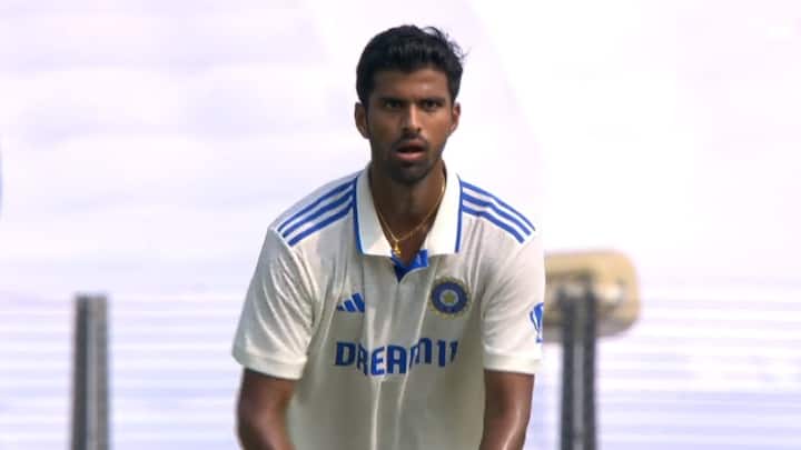 At the same time, Washington Sundar could not even open his account. After this, Nitish Kumar Reddy handled the Indian innings by playing 53 balls. But he too was dismissed in the last over before lunch.