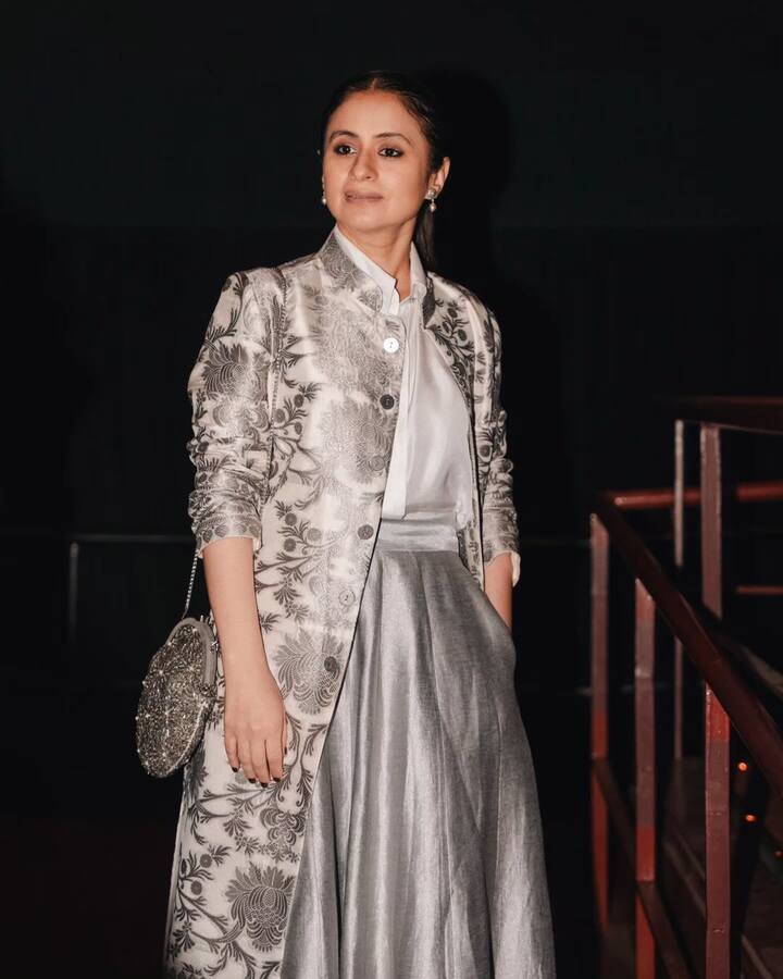 अपने काम के बदौलत उन्होंने खास पहचान बनाई है और एक अलग मुकाम हासिल किया है. आज हर कोई उनके बीना त्रिपाठी के किरदार के लिए जानता है.