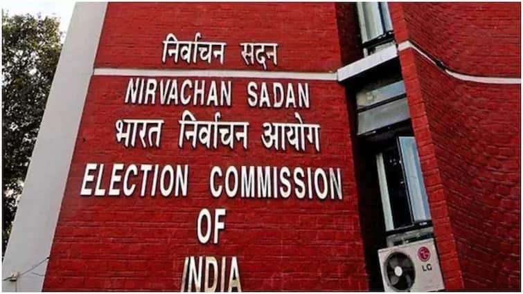 Bihar Assembly Elections 2025 Voter list Revision SIR in final phase Election commission remove 35 5 lakh name बिहार की वोटर लिस्ट से 'गायब' हो जाएंगे 35 लाख नाम, चुनाव आयोग का नया अपडेट लाएगा सियासी तूफान!