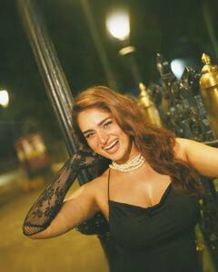 Ayesha Khan Serves Vintage Glamour In Sultry Black Gown, SEE PICS