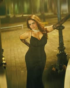 Ayesha Khan Serves Vintage Glamour In Sultry Black Gown, SEE PICS