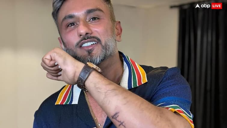 हनी सिंह ने फ्लॉन्ट किया अपना पहला टैटू, मां से है खास कनेक्शन, मतलब जान आप भी कहेंगे- 'बेटा हो तो ऐसा'