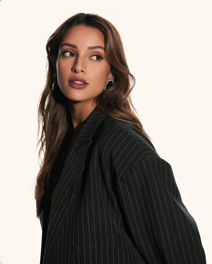 ये हसीना कोई और नहीं बल्कि भाभी 2 यानी तृप्ति डिमरी हैं. जल्द ही एक्ट्रेस धड़क 2 में भी नजर आने वाली हैं.