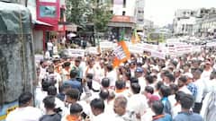 चंदगड विधानसभा मतदारसंघामधून शक्तिपीठ महामार्ग व्हावा यासाठी सात बारा हातात घेऊन पदयात्रा