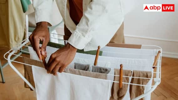 बारिश के मौसम में अलमारी में रखे कपड़ों से आने लगती है बदबू, समस्या से निजात दिलाएंगे ये सिंपल हैक्स