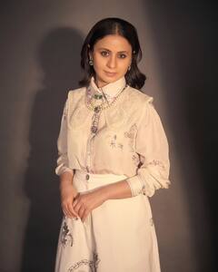 Mirzapur की बीना त्रिपाठी जीती हैं आलीशान लाइफस्टाइल, एक एपिसोड के लिए चार्ज करती हैं मोटी रकम