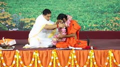 பதஞ்சலியில் குரு பூர்ணிமா கொண்டாட்டங்கள்.. இந்தியாவின் புகழ்பெற்ற குரு-சிஷ்யர் பாரம்பரியத்தை போற்றிய பாபா ராம்தேவ்