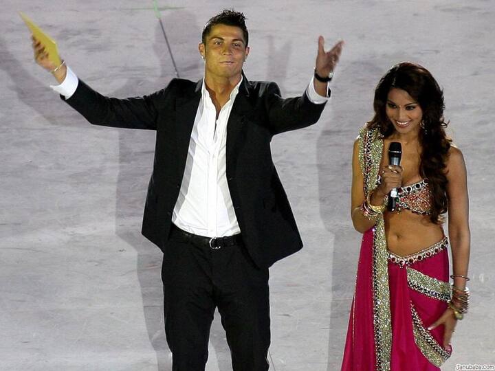 Both met during an event. After that both of them went to a party, where Cristiano and Bipasha were seen kissing.