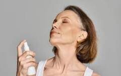 चिपचिपी त्वचा से हैं परेशान? ये 6 टिप्स अपनाएं और पाएं फ्रेश लुक