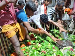 सावन की पहली सोमवारी पर पटना के शिवालयों में उमड़ी भक्तों की भीड़, तस्वीरों में देखें श्रद्धालुओं की आस्था