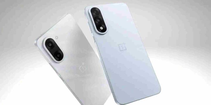 OnePlus Nord CE 5 5G को इस सेल में 24,998 रुपये में खरीदा जा सकता है. इसमें 6.7 इंच का फुल HD+ OLED डिस्प्ले है, जो 120Hz रिफ्रेश रेट के साथ आता है. फोन में MediaTek Dimensity 8350 प्रोसेसर दिया गया है जो डेली टास्क से लेकर गेमिंग तक सबमें शानदार प्रदर्शन करता है. ड्यूल रियर कैमरा सेटअप (50MP+8MP), 16MP का फ्रंट कैमरा और 7100mAh की बड़ी बैटरी 80W फास्ट चार्जिंग के साथ इसे और आकर्षक बनाते हैं.