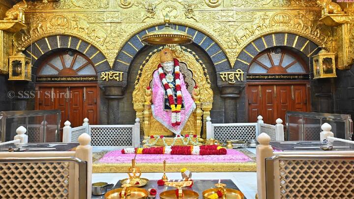 गुरुपोर्णिमा उत्सवात शिर्डीतील साईंच्या चरणी मोठ्या प्रमाणात गुरुदक्षिणा जमा झाली आहे. गेल्या तीन दिवसात मंदिर समितीकडे तब्बल 6 कोटी 31 लाखांहून अधिक दान आलं आहे.