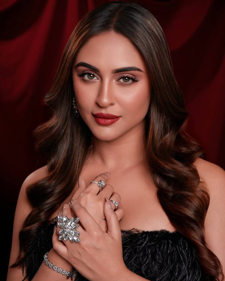 The actress told that she was lifted from outside the college to get her acting, neither did she know acting nor did Hindi come. Before the shooting started, the show's makers put him in Anupam Kher's acting class for 60 days.