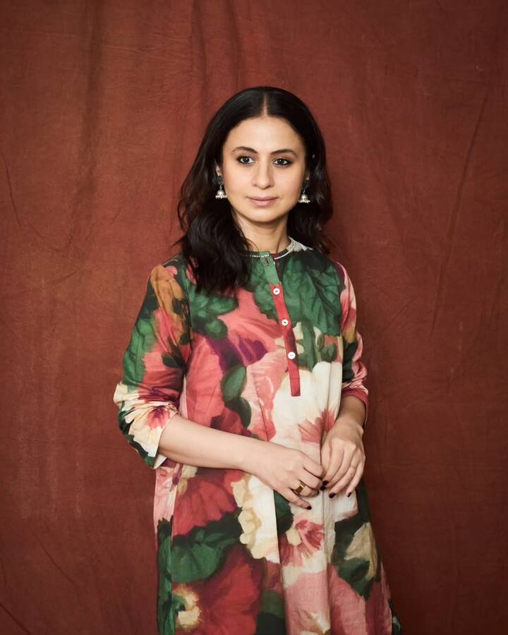 इतना ही नहीं आज वो भारत की सबसे पॉपुलर ओटीटी स्टार्स में से एक हैं. रसिका दुग्गल बहुत ही आलिशान लाइफस्टाइल जीती हैं.