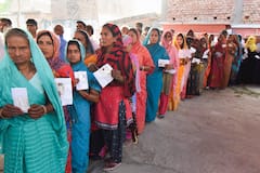 बिहार में इधर हो रहा वोटिंग लिस्ट का संशोधन, उधर क्या है इन 3 दर्जन सीटों का गणित, जानें