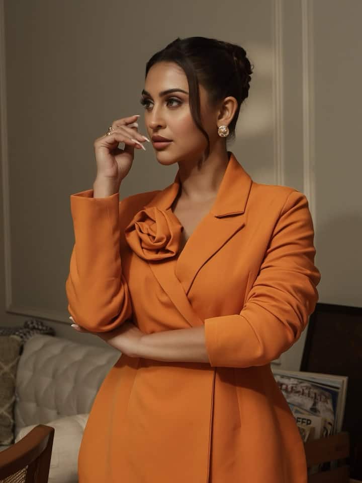 Crystal said that he was very afraid to face the camera. He told that everyone was disappointed on his mouth, seeing me to bring someone.