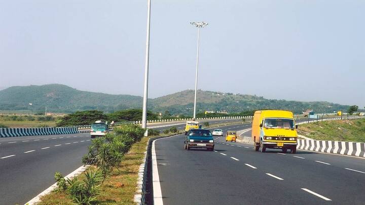 लेकिन आपको बता दें अगर आप स्टेट हाईवे या किसी प्राइवेट टोल प्लाजा से सफर कर रहे हैं. तो वहां हर बार आपको अपने फास्टैग वाॅलेट से ही भुगतान करना होगा. वहां इस एनुअल फास्टैग पास का इस्तेमाल नहीं हो पाएगा.