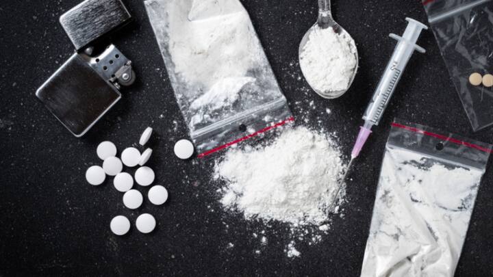 मुंबई आंतरराष्ट्रीय विमानतळावरून कोकेनचा मोठा साठा जप्त.