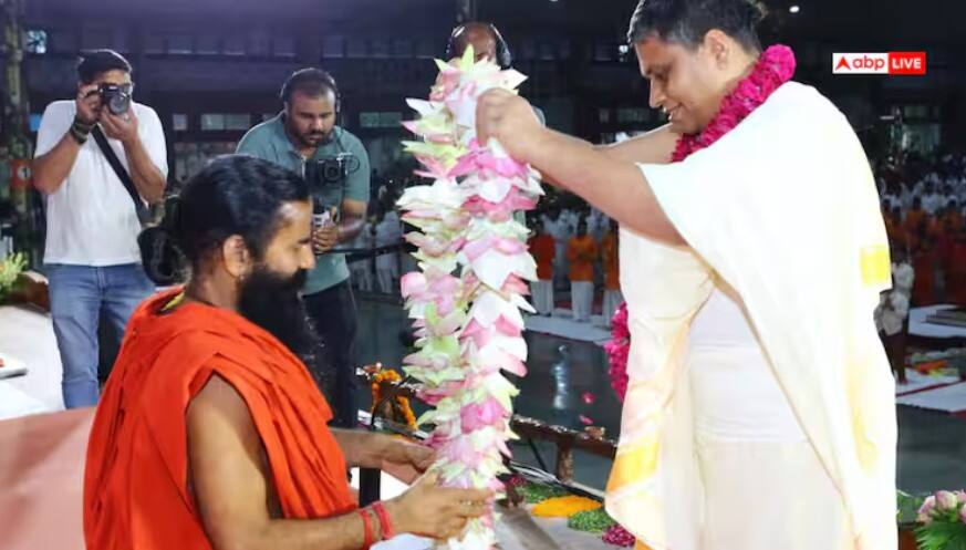 Guru Purnima: પતંજલિ યોગપીઠમાં ગુરુ પૂર્ણિમા મહોત્સવ સમ્પન્ન, રામદેવ બોલ્યા-આ ભારતની ગૌરવશાળી ગુરુ-શિષ્ય પરંપરા Guru purnima 2025 it is a festival to complete india glorious guru disciple tradition ramdev Guru Purnima: પતંજલિ યોગપીઠમાં ગુરુ પૂર્ણિમા મહોત્સવ સમ્પન્ન, રામદેવ બોલ્યા-આ ભારતની ગૌરવશાળી ગુરુ-શિષ્ય પરંપરા