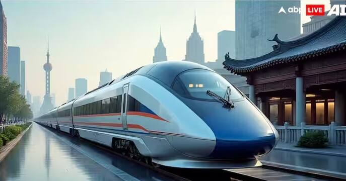 માહિતી અનુસાર, ચીને એક એવી ટ્રેન બનાવી છે જે બુલેટ ટ્રેન કરતાં બમણી ગતિએ દોડે છે. આ ટ્રેનને મેગ્લેવ ટ્રેન કહેવામાં આવી રહી છે, જેની મહત્તમ ગતિ 600 કિમી પ્રતિ કલાક સુધીની હોઈ શકે છે.