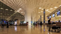 Mumbai Crime Drugs: मुंबई विमानतळावर ड्रग्जचा साठा पकडला, ओरिओ बिस्कीट अन् कॅप्सुलमधून कोकेनची तस्करी