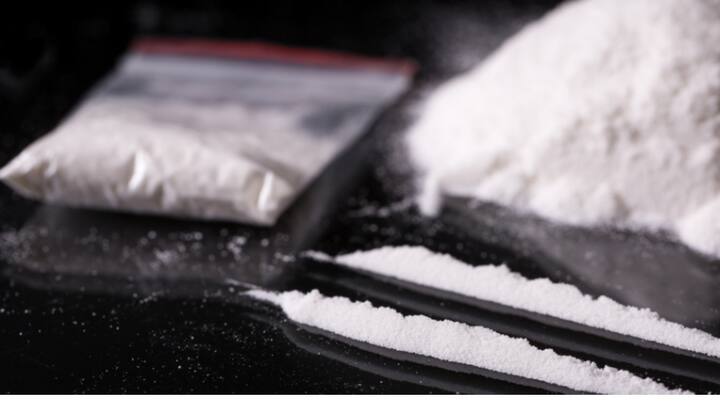 ओरिओ बिस्कीट आणि चॉकलेटच्या खोक्यात लपवून सुरू होती कोकेनची तस्करी. महिलेकडून तब्बल ६.२६१ किलो कोकेन जप्त