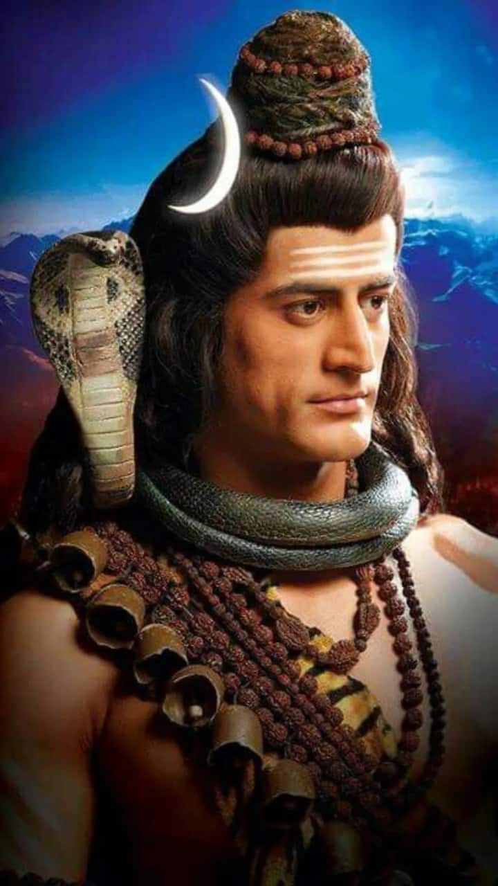 Mohit Raina played a special place in the audience by playing the character of Lord Shiva in the serial 'Devon Ke Dev ... Mahadev'. People still remember Mohit's acting as soon as Shiva takes the name of Shiva.