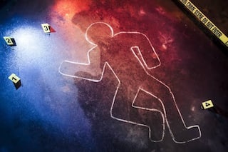 Crime News: వివాహిత స్నానం చేస్తుండగా చూశాడని యువకుడి దారుణహత్య, నిందితులు అరెస్ట్