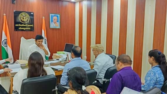 नोएडा में डूडा योजनाओं की समीक्षा बैठक संपन्न, एडीएम प्रशासन ने दिए पारदर्शिता के निर्देश नोएडा में डूडा योजनाओं की समीक्षा बैठक संपन्न, एडीएम प्रशासन ने दिए पारदर्शिता के निर्देश