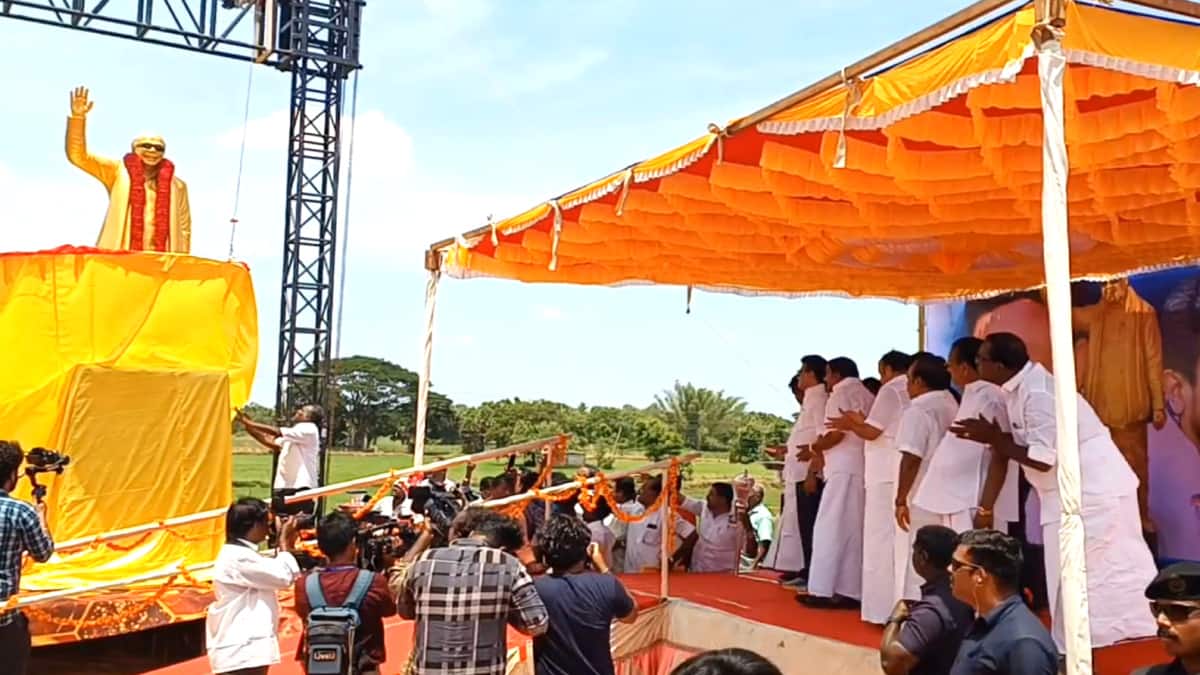 திமுக கொடியேற்றத்தில் நெகிழ்ச்சி! ஸ்டாலினுக்கு உதவிய தொண்டர்கள்: மயிலாடுதுறையில் உணர்ச்சிமிகு தருணம்!