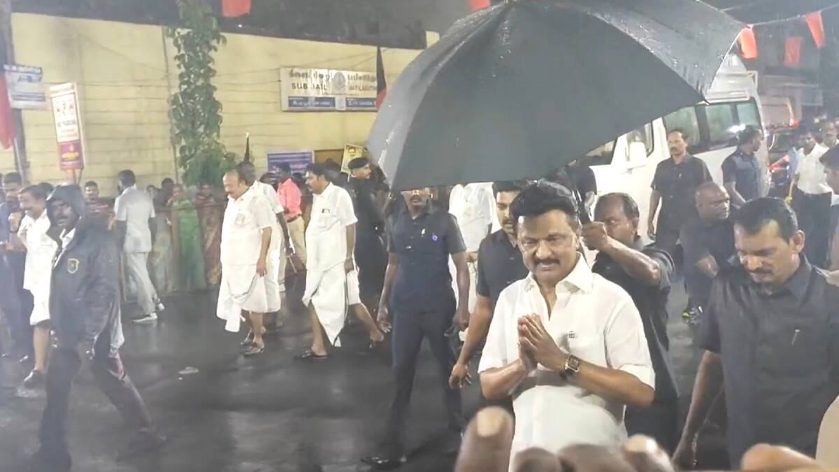 மழை கொட்டியபோதும் மனம் தளராத முதல்வர் ஸ்டாலின்: மயிலாடுதுறையில் திமுக தொண்டர்களின் உற்சாகம்!