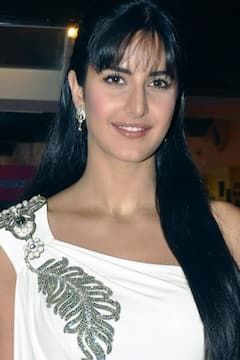 Katrina Kaif Transformation: कैटरीना कैफ का हद से ज्यादा बदला लुक, ट्रांसफॉर्मेशन देख हो जाएंगे शॉक्ड