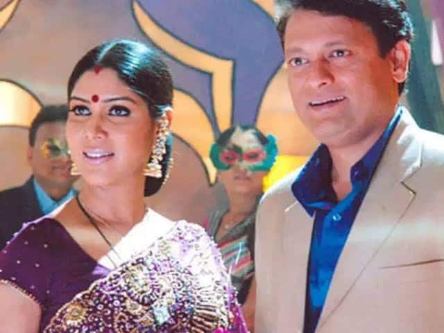 The story of this show kept the audience to the dam. However, apart from the family, Parvati and Om's romance also liked the audience very much. Despite having different nature, both of them played their relationship very well and explained the definition of true love to the people.