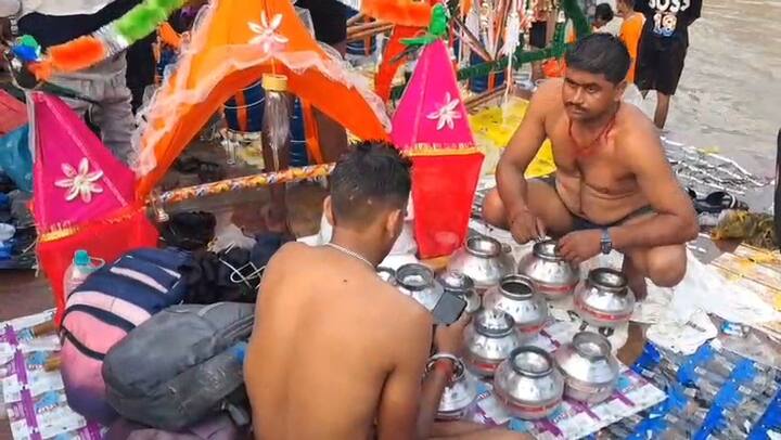 समय के साथ कांवड़ मेले का स्वरूप बदला है आस्था और भक्ति का ये विशाल आयोजन अब राजनीतिक विचारधाराओं का प्रदर्शन और राष्ट्रभक्ति का संदेश देने का माध्यम भी बनता हुआ नजर आ रहा है.