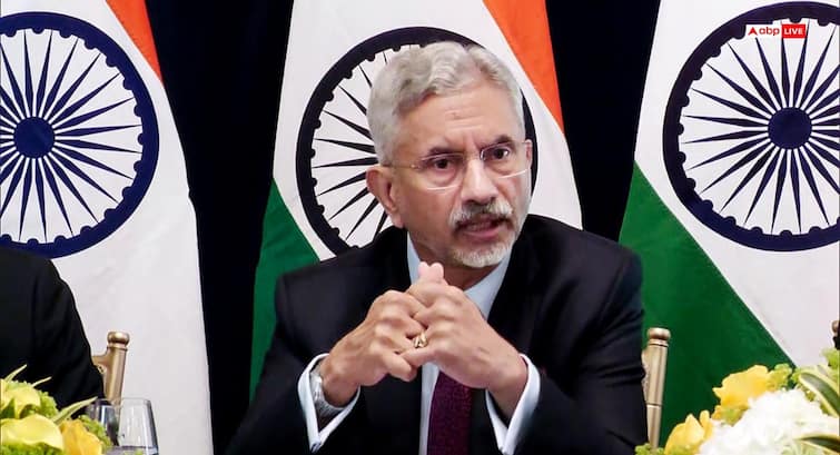 S Jaishankar in SCO meeting in China Sharp Message On Terrorism Pahalgam Attack slams Pakistan एस जयशंकर ने SCO बैठक में 'दोस्त' के सामने PAK की खोली पोल! चीन से जो कहा, सुन पाकिस्तान को लगेगी मिर्ची