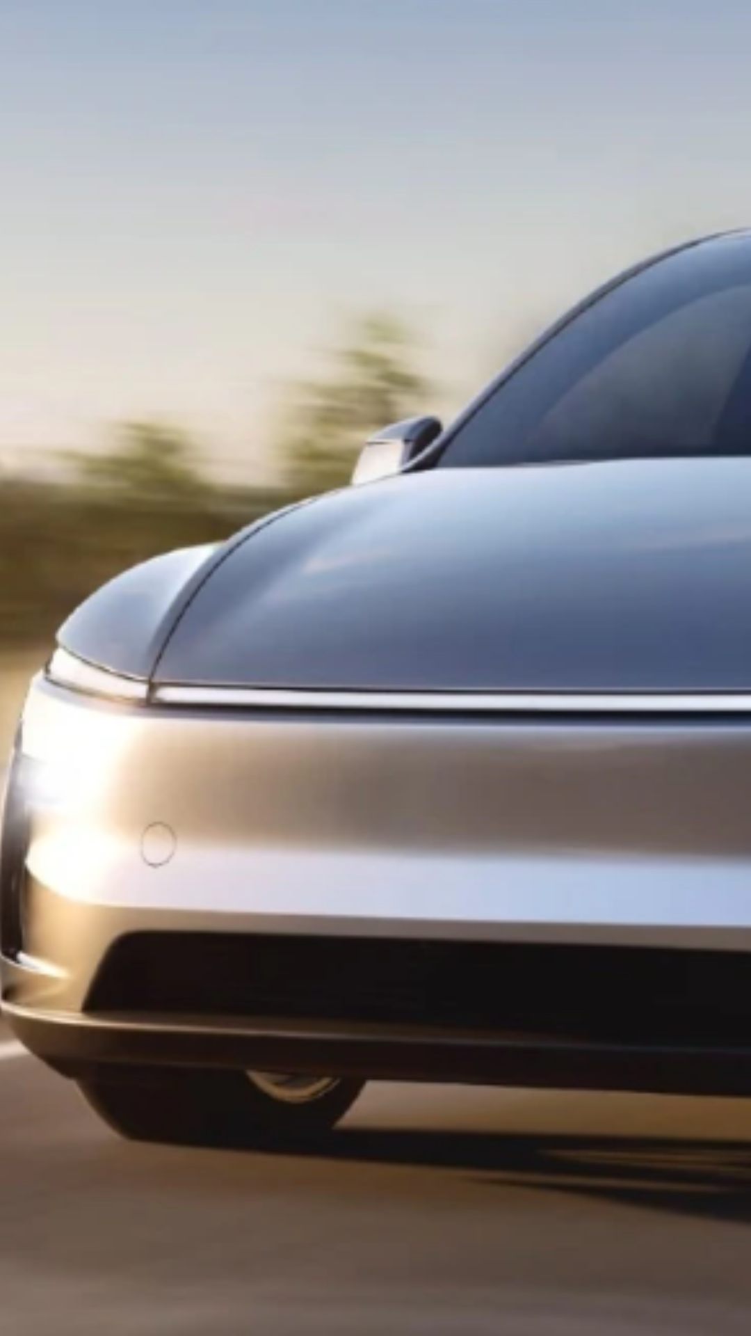 Model Y दो वेरिएंट्स RWD (रियर व्हील ड्राइव) और Long Range में आई है.